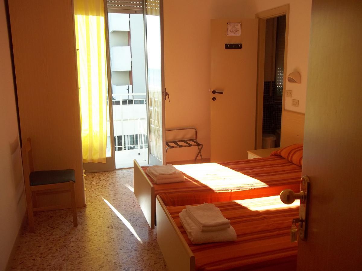 Hotel Italia Сенигаллия Экстерьер фото